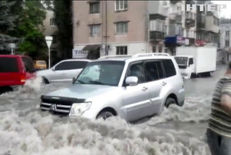 В Одесской области дожди затопили Измаил (видео)