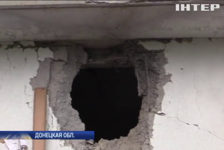 Боевики обстреливают жилые кварталы Красногоровки и Марьинки