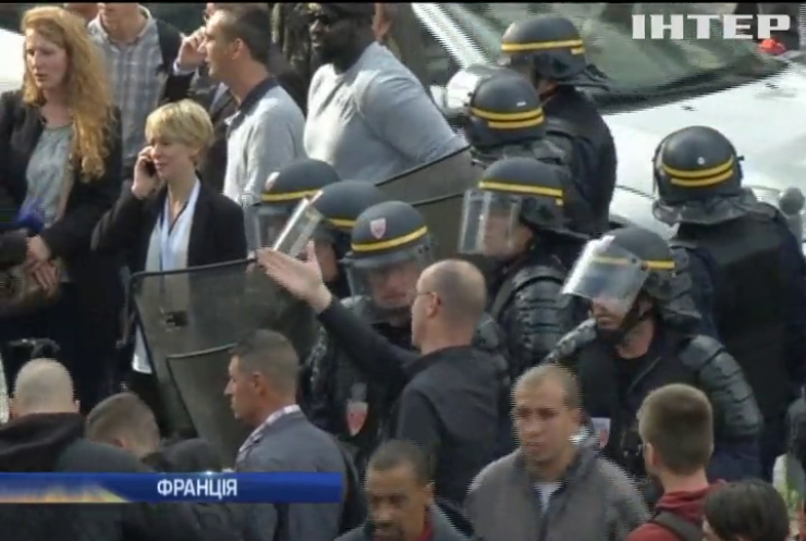 Поліція у Франції розігнала футбольних фанів з Англії