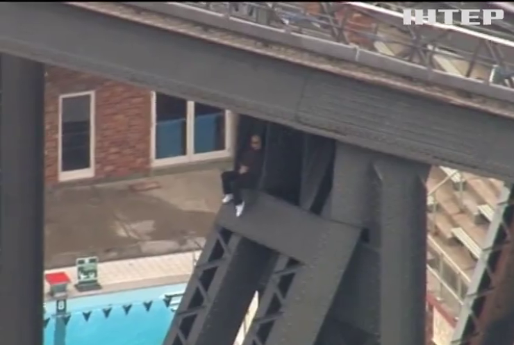 У Сіднеї самогубець зупинив рух на мосту