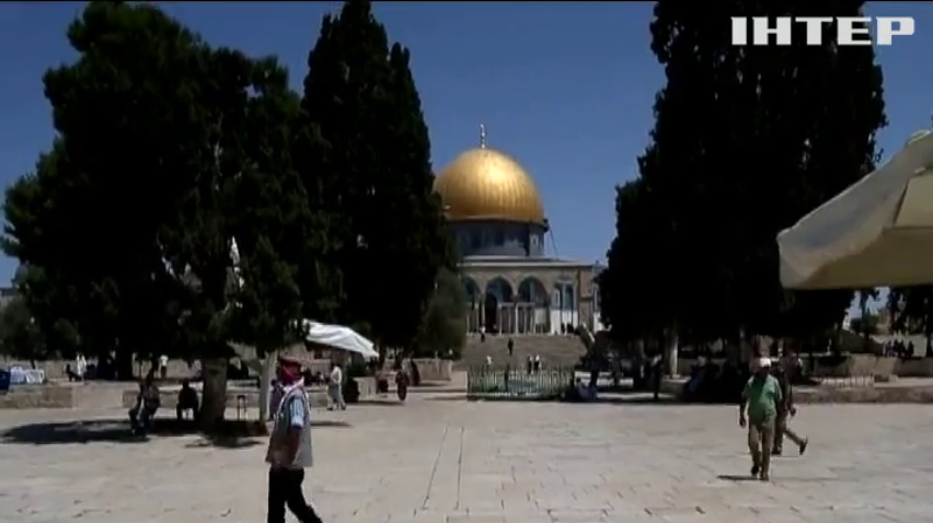 В Иерусалиме мусульмане забросали полицию камнями