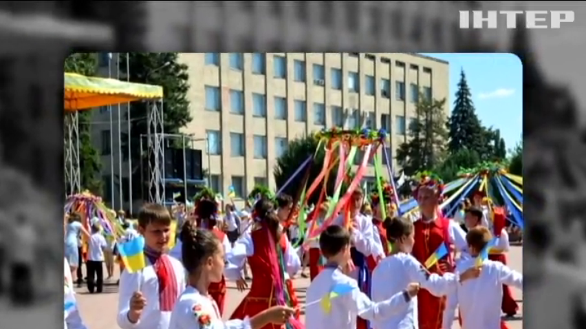У Старобільську виклали величезний прапор України