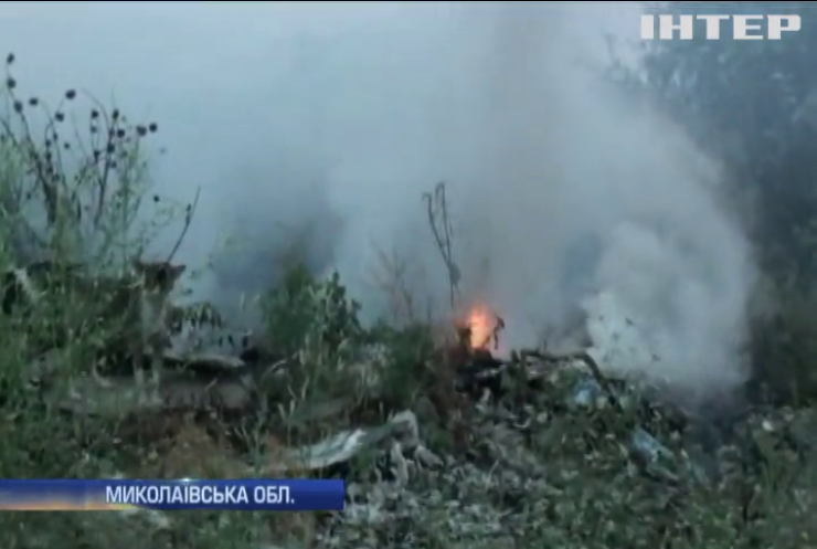 У Миколаєві спалахнуло стихійне сміттєзвалище