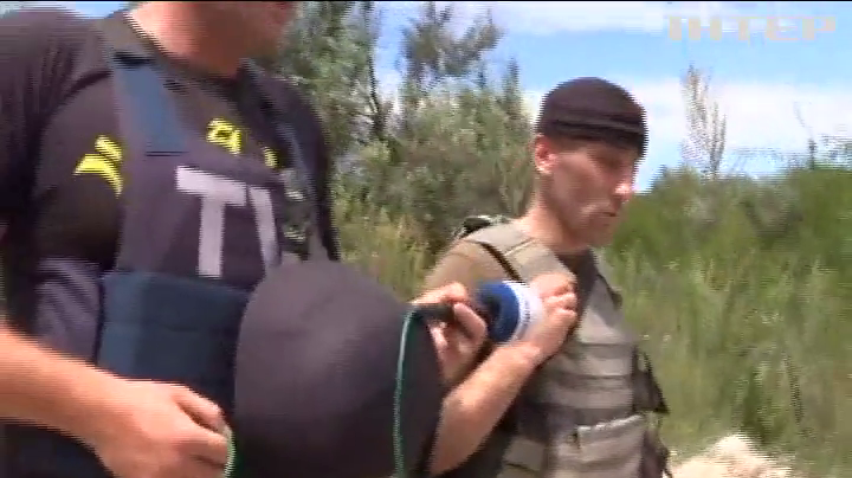 Під Маріуполем бойовики обстрілюють позиції військових забороненою артилерією
