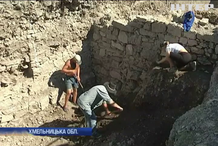 У Кам'янці-Подільському історики натрапили на підземний скарб