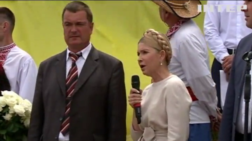 Юлия Тимошенко призывает не допустить продажи земли сельхозназначения