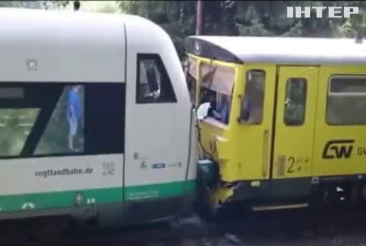 У Чехії зіткнулися пасажирські потяги