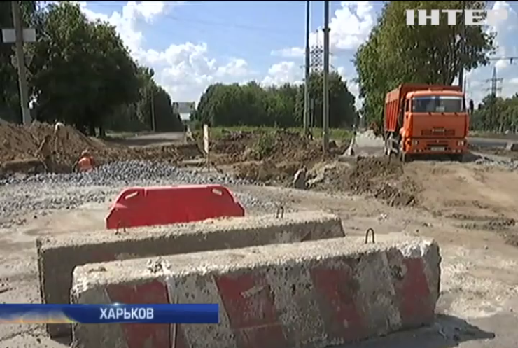 В Харькове миллионы на ремонт дорог получают фирмы Кернеса
