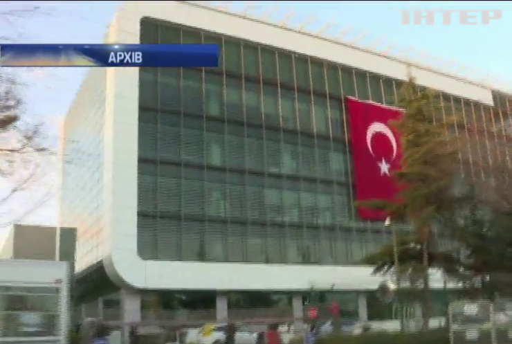 Влада Туреччини закриває понад 130 ЗМІ