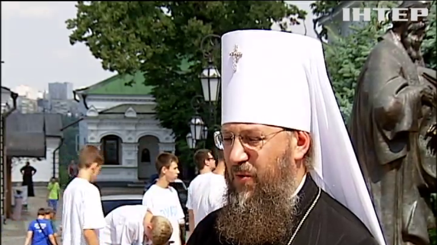 У Києво-Печерській лаврі молилися діти з Донбасу