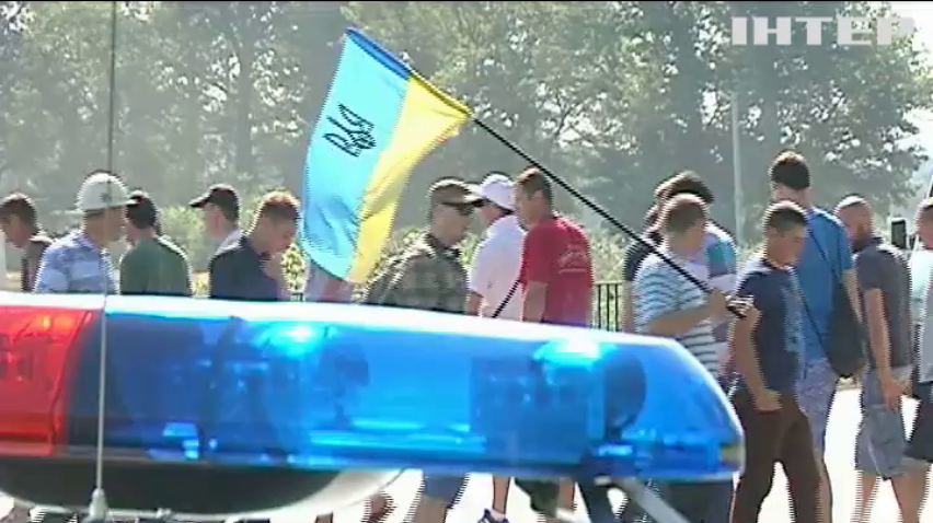 Шахтеры без зарплат перекрыли международную трассу (видео)