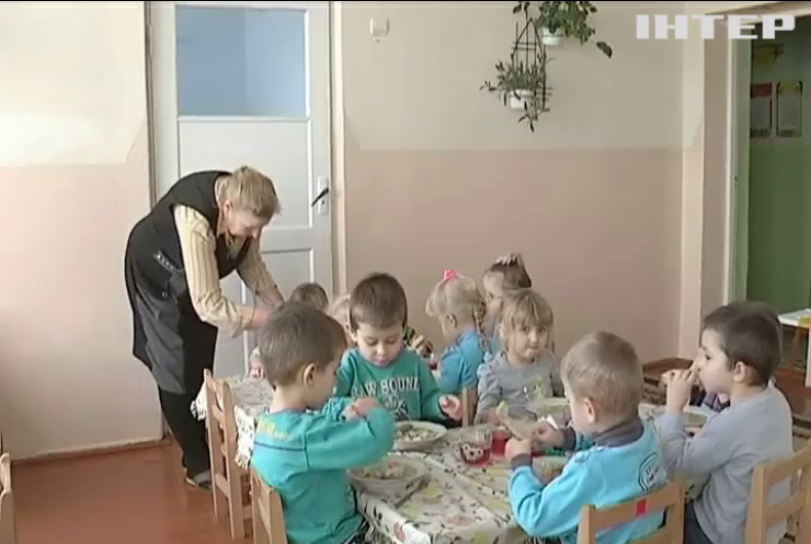 Депутати в регіонах заробляють на харчуванні дітей у школах