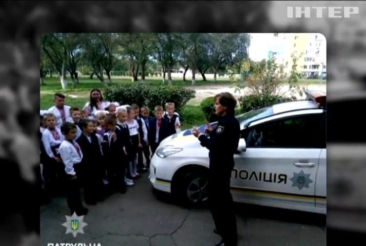 У школах з дітьми працюватимуть офіцери-поліцейські