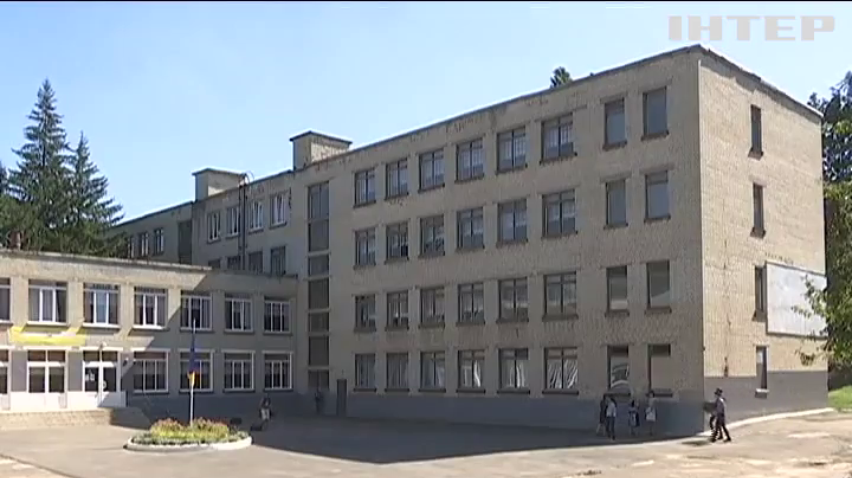 У Харкові учні потрапили до лікарні після отруйного обіду