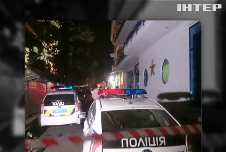 У Одесі озброєні злочинці намагались захопити готель (відео)
