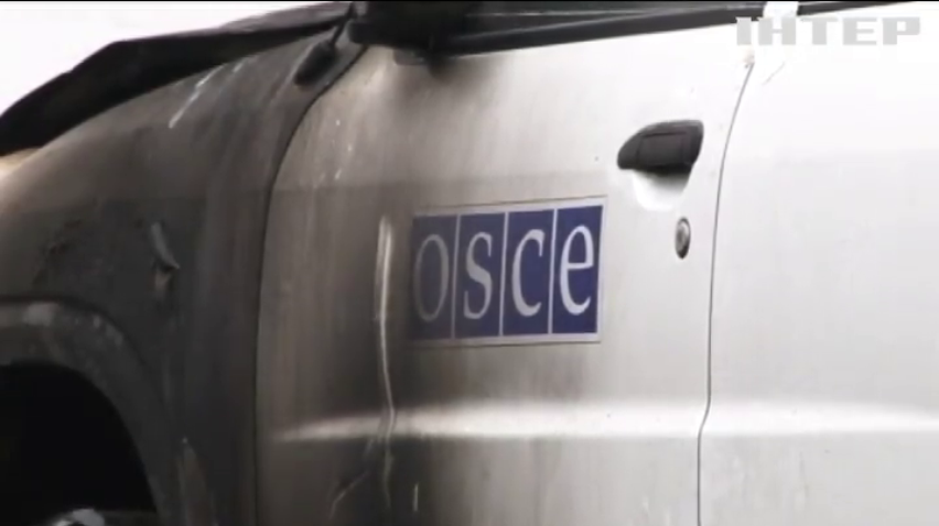 В Івано-Франківську шукають палія автомобіля ОБСЄ