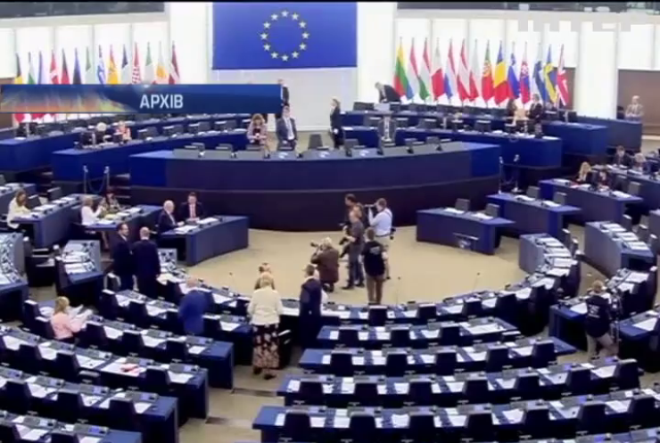 Європарламент розгляне безвізовий режим з Україною у жовтні
