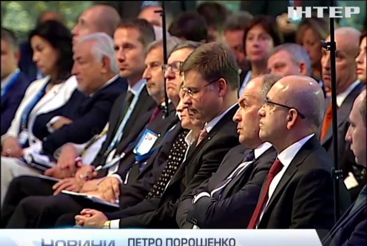 На саміті ЄС Порошенко просить подовжити санкції проти Росії 