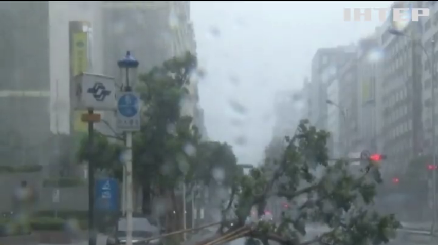 На Тайвань обрушився тайфун "Мегі"