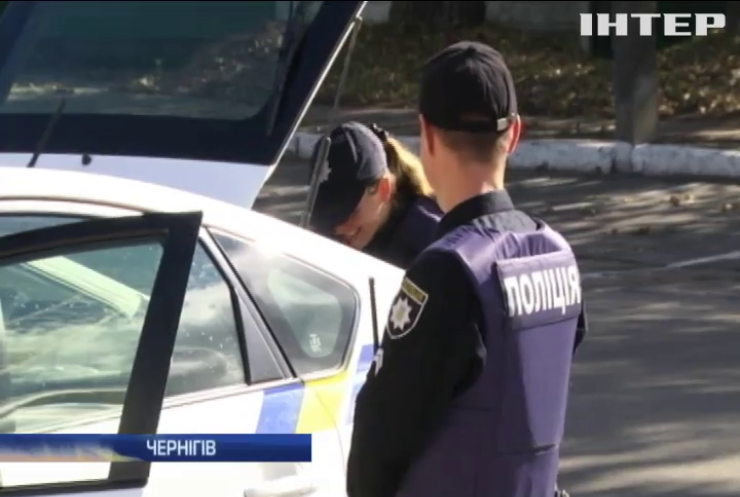 У Чернігові побили двох патрульних поліцейських