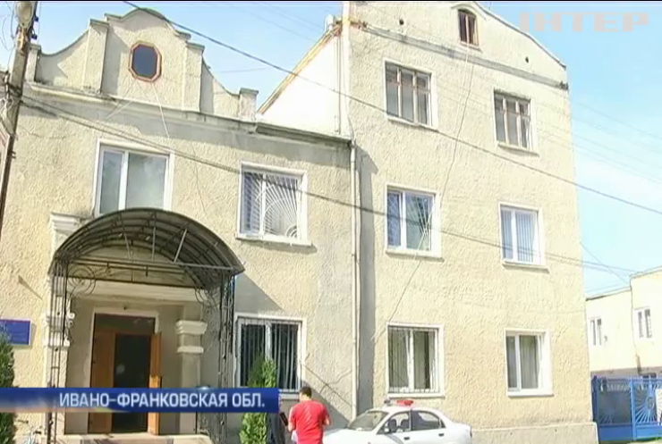 В Прикарпатье активисты поймали за рулем пьяного начальника полиции 