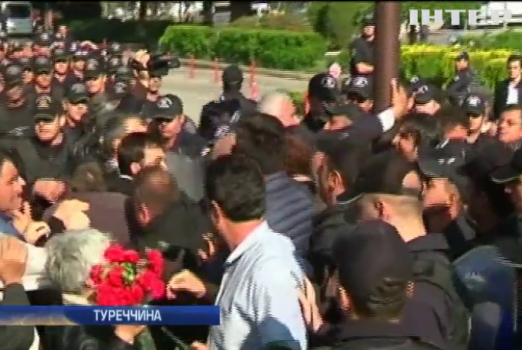 В Туреччині поліція розігнала людей, які вшановували пам'ять жертвам теракту 