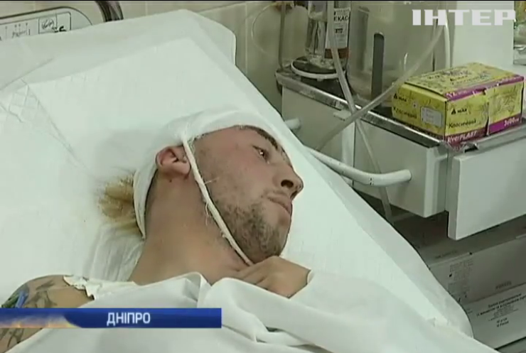 У Дніпро на військових гелікоптерах доставили 11 важко поранених бійців 