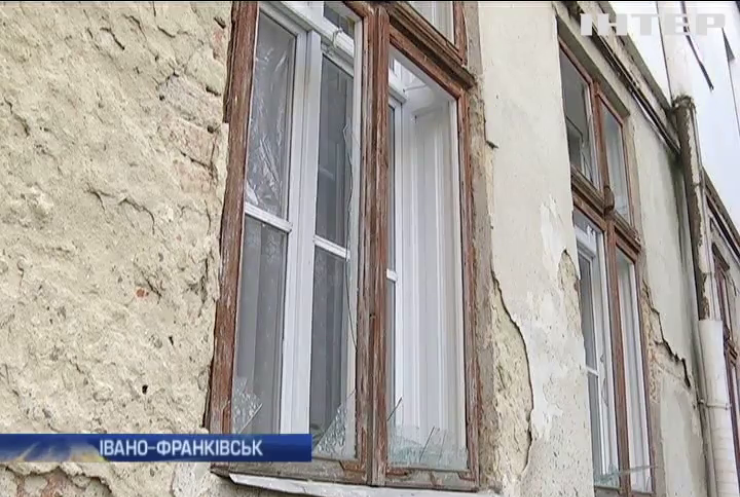 Вибух гранати в Івано-Франківську пошкодив офіс ОБСЄ