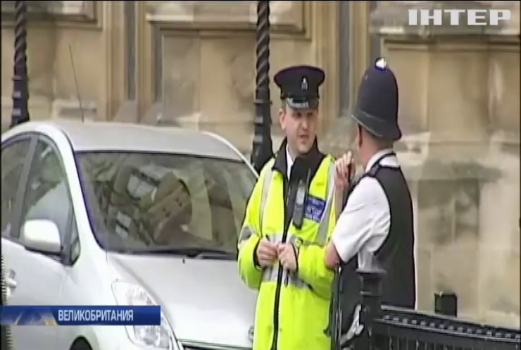 В Лондоне полицию оснащают нательными видеокамерами