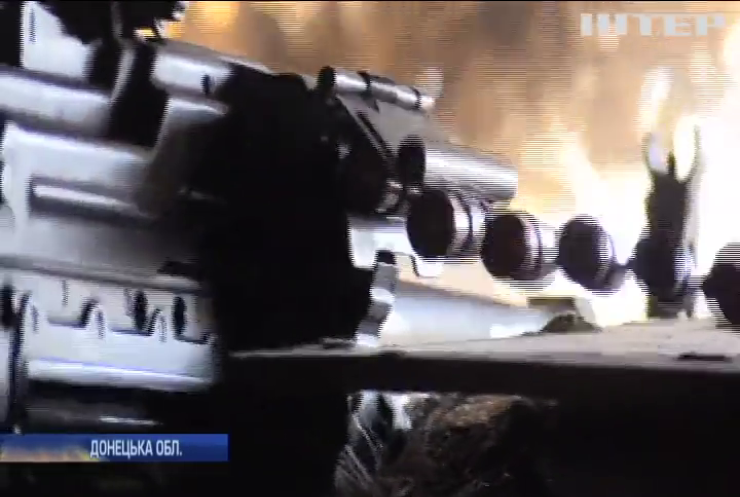На Донбасі бойовики артилерійським вогнем знищили три будинки