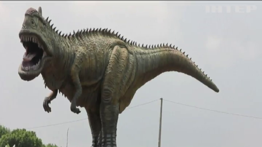 В Індії заможна родина створила історичний парк динозаврів 