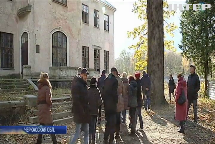 В Черкасской области на грани разрушения дворец графа Шувалова