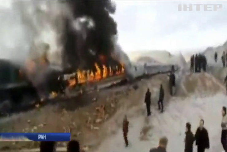 В Ірані зіштовхнулися два пасажирські потяги