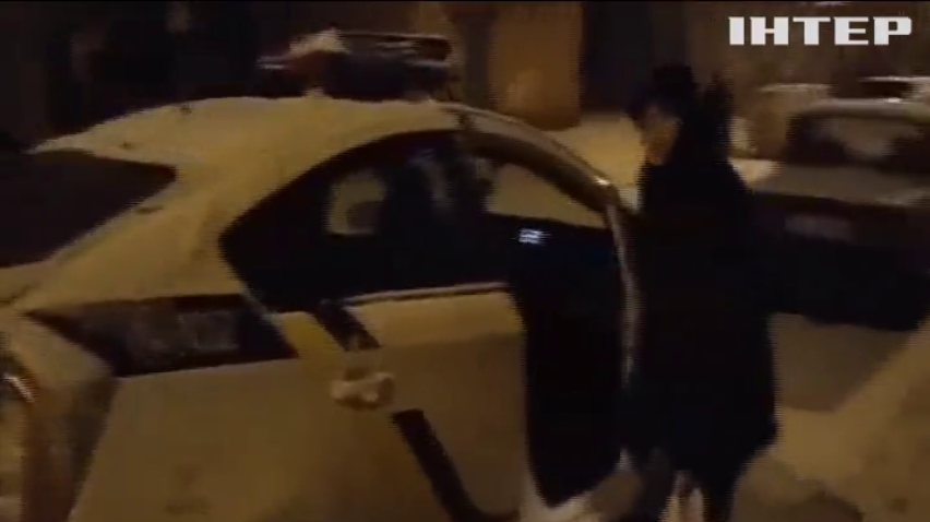 У Дніпрі поліцейські залишили відкритий службовий автомобіль