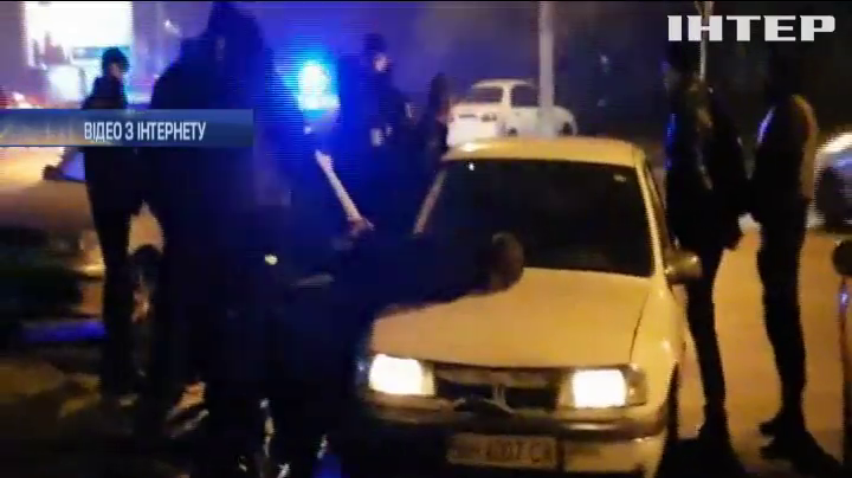 У Запоріжжі 11 авто патрульних ловили грабіжників пенсіонера