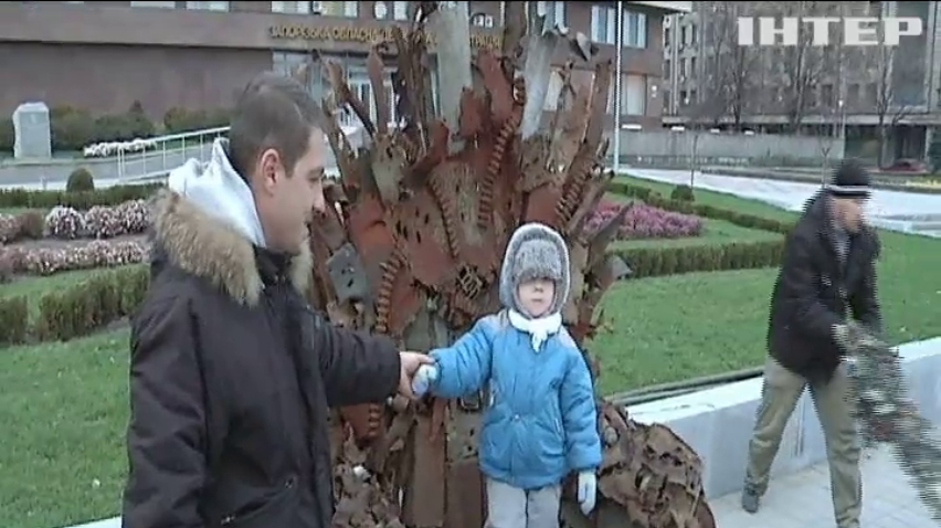 "Железный трон Востока" продали на аукционе за 150 тысяч гривен 