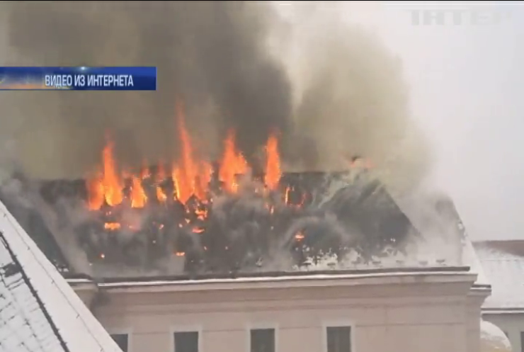 Пожар в СИЗО Ужгорода уничтожил крышу здания