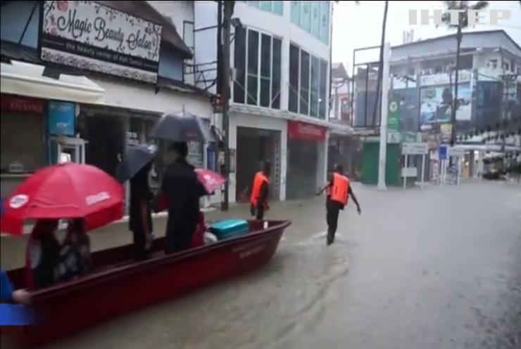 У Таїланді зникли безвісти троє людей через повені