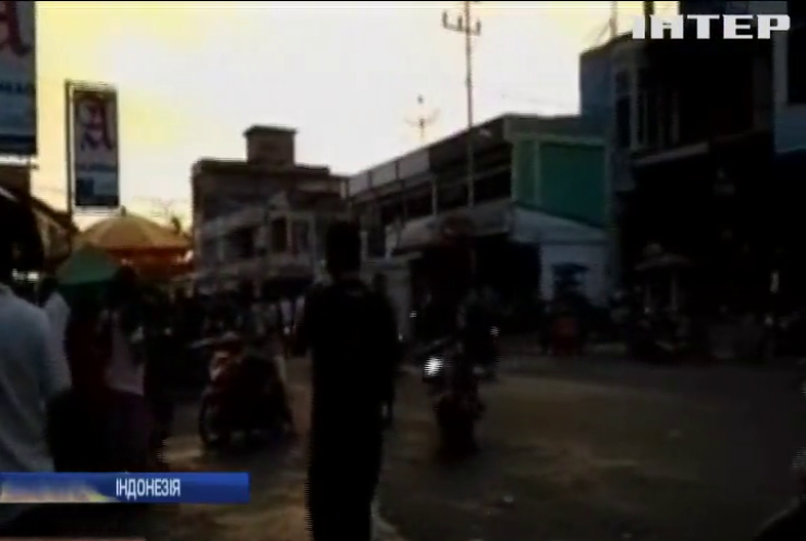Землетрус в Індонезії зруйнував десятки будинків та храмів