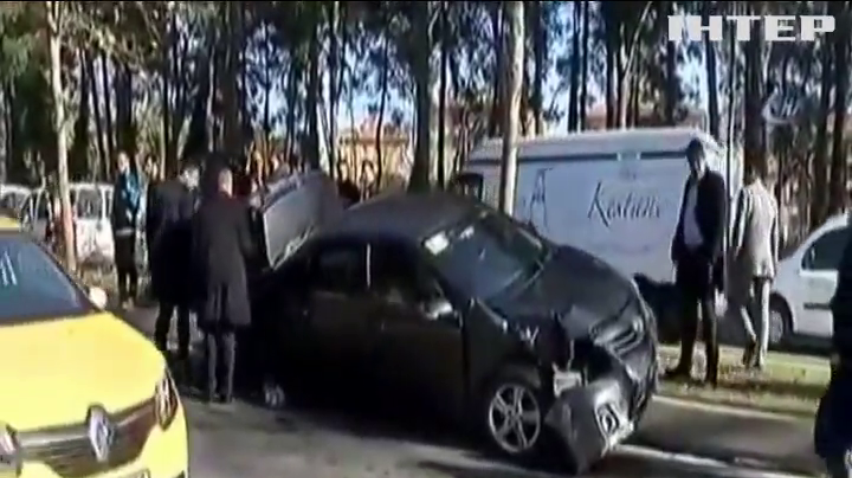 В Стамбуле разбилась машина из кортежа президента Турции