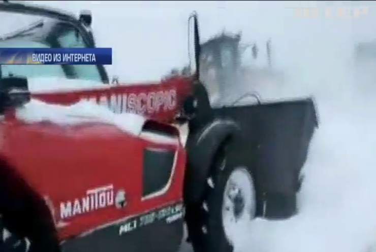 В Черкасской области из снежной ловушки спасали скорые помощи