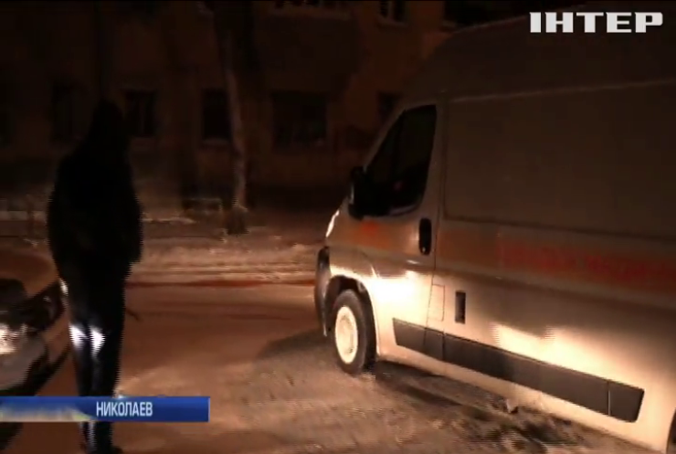 В Николаеве волонтеры спасают водителей из снежного плена