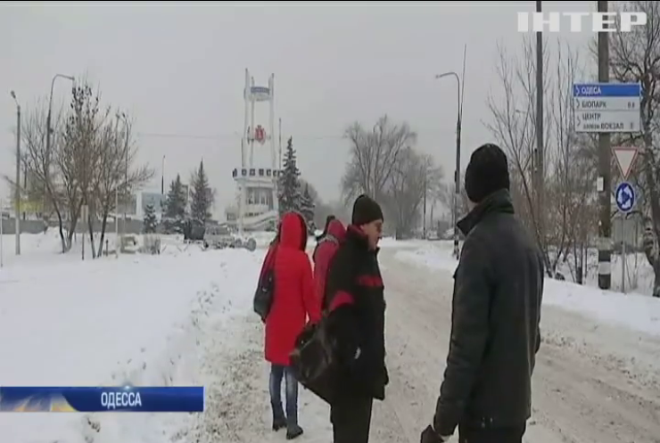В Одесской области снегопад парализовал общественный транспорт