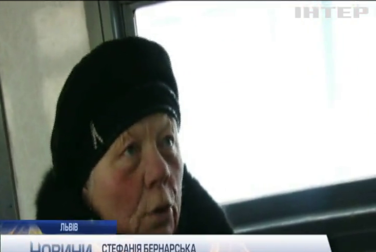 На Львівщині люди вимушені їздити в поїздах без опалення 