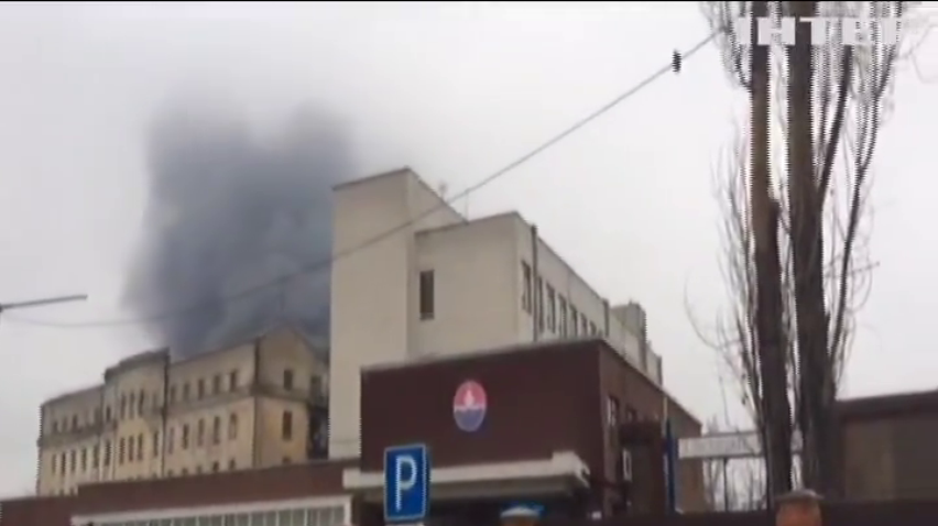 У Києві загорівся склад паливно-мастильних матеріалів