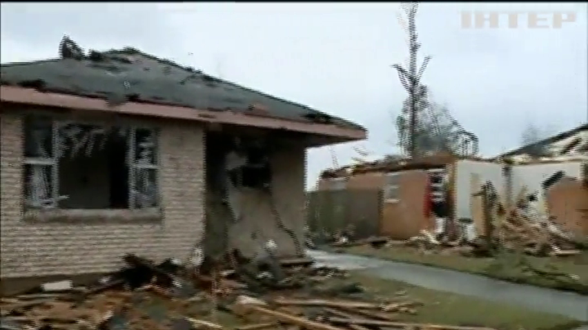 В США три торнадо зруйнували сотні будинків