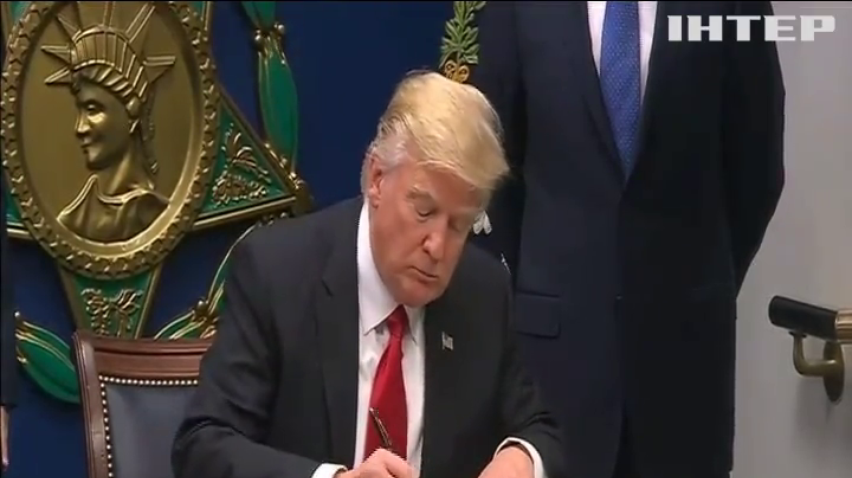Апеляційний суд ухвалив припинення "міграційного" указу Трампа 