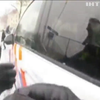 Полицейский из Голландии сыграл с детьми в снежки (видео)