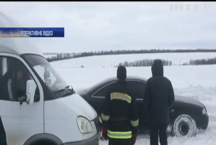 На Харківщині зі сніжного полону рятувальники визволили півтисячі людей