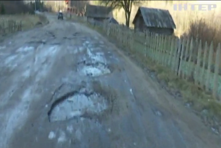 Чиновники Тернопольской области "потеряли" деньги на ремонт дорог